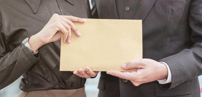Nagrody i premie pracownicze – jak je odróżniać i prawidłowo uregulować zasady ich przyznawania?