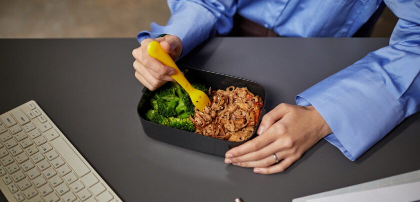Zatrucie posiłkiem jako wypadek przy pracy